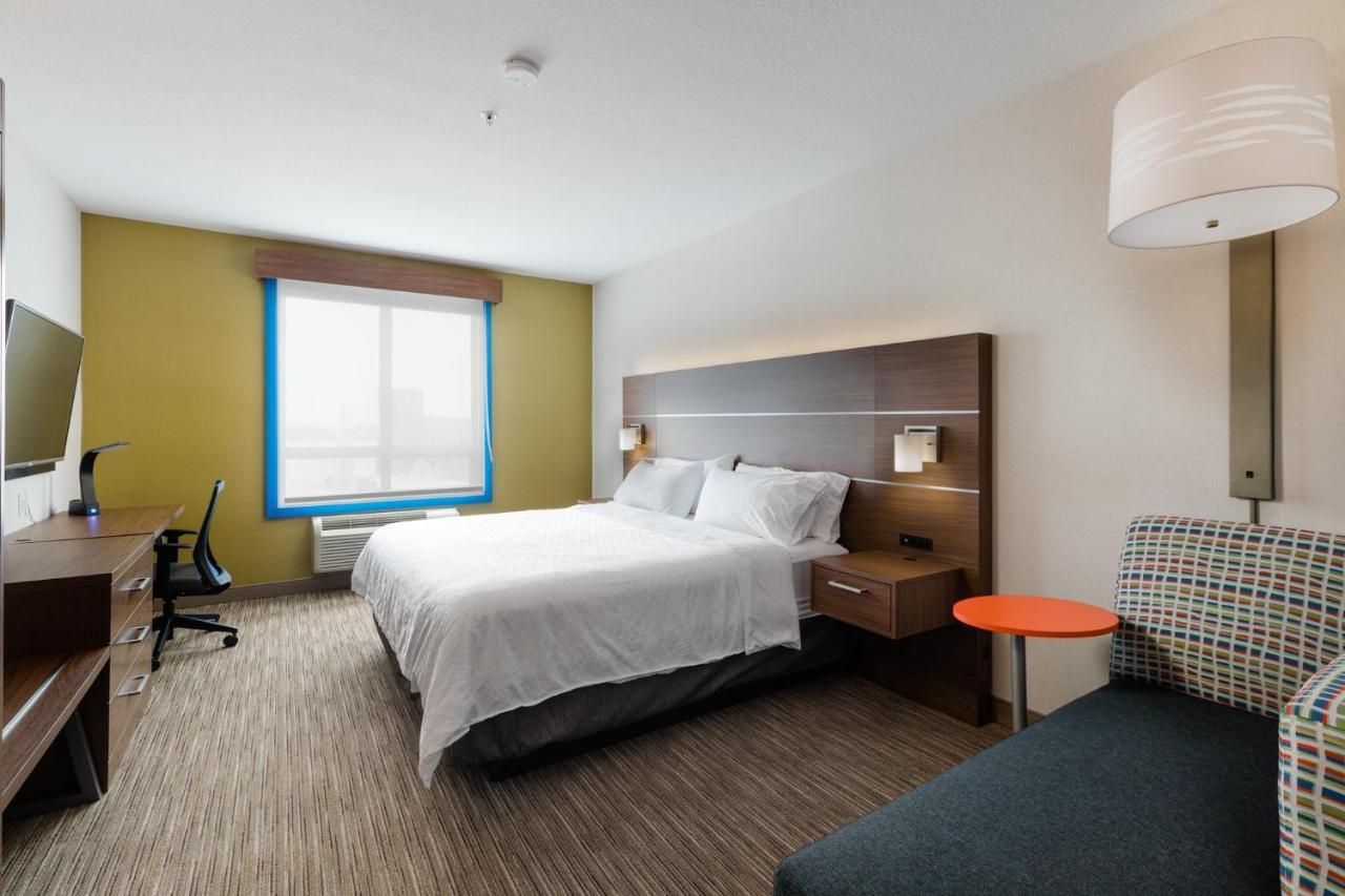 Holiday Inn Express Grande Prairie By Ihg Exterior foto